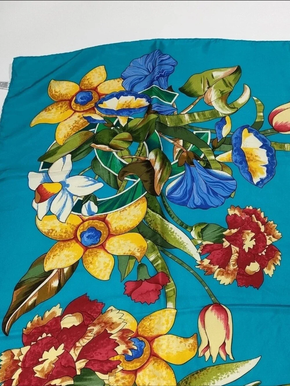 Auth CHANEL CC Turquoise Floral Blooms Silk Scarf